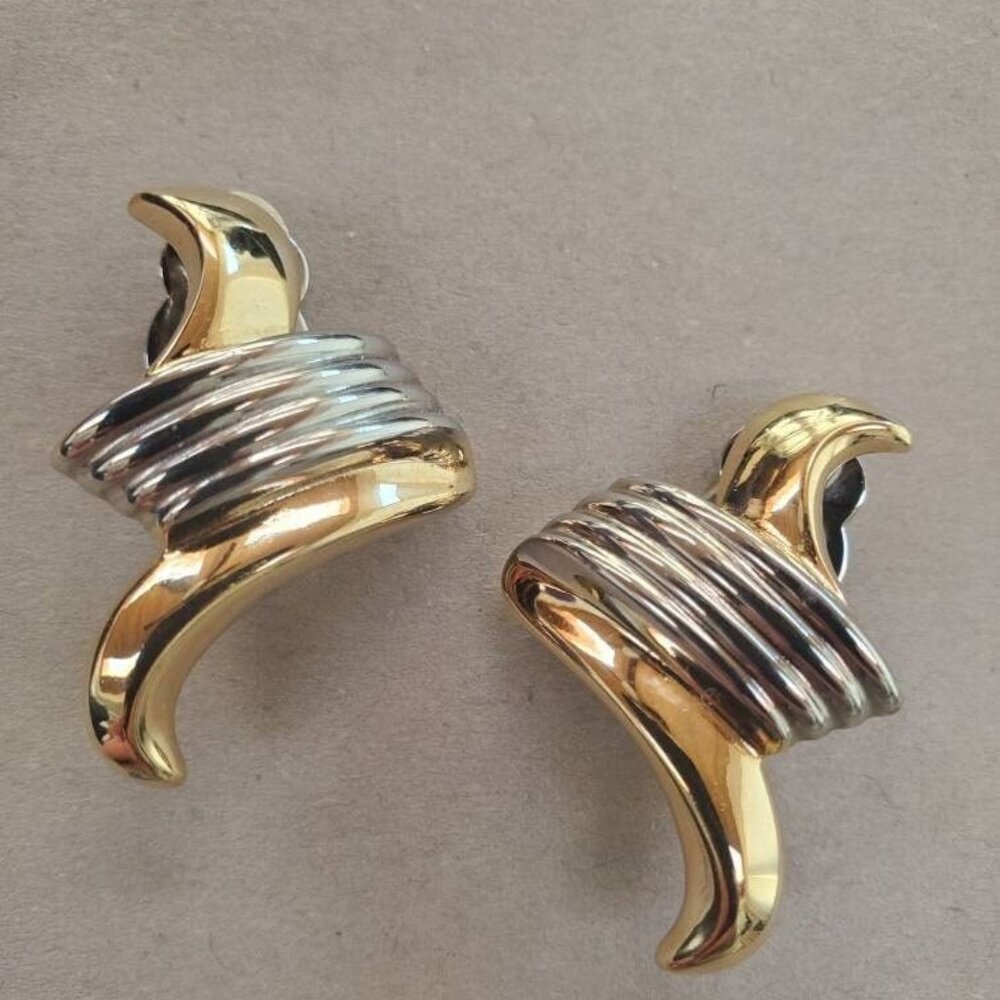 Vintage Signed Piscitelli Clip-on Earrings